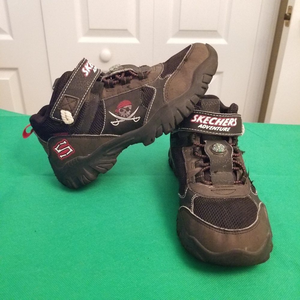 Kids SKECHERS Adventure Damager III -Size 4